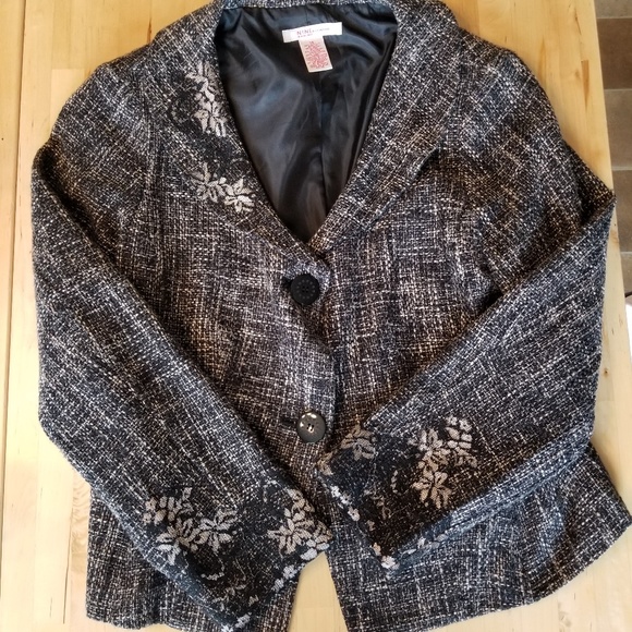 Nine & Co. Jackets & Blazers - NINE & CO - embroidered blazer size 14